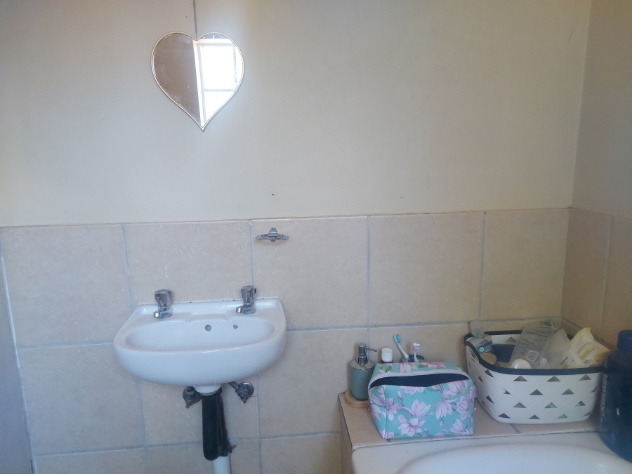 1 Bedroom Property for Sale in Rustenburg Central North West